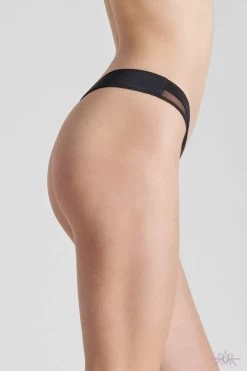 Maison Close Pure Tentation Black High Thong -Sexy Lingerie Shop Mayfair Stockings608068 pure tentation noir 0473 2560x3840 crop center 164