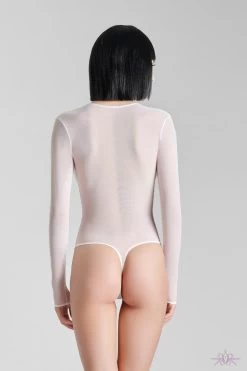 Maison Close Pure Tentation Long Sleeved White Thong Body -Sexy Lingerie Shop Mayfair Stockings608517 pure tentation blanc 0027 2560x3840 crop center 100
